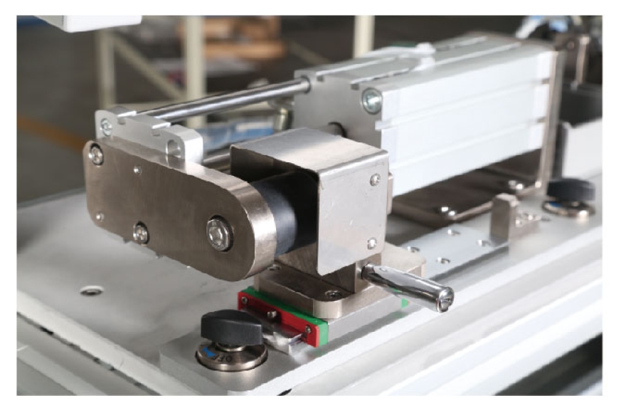 富怡汽車(chē)天窗卷陽(yáng)簾涂油預(yù)緊臺(tái)