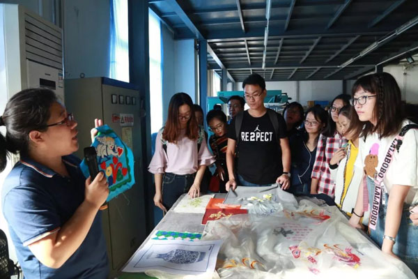 參觀富怡臂式縫紉機車間 參觀富怡臂式縫紉機車間