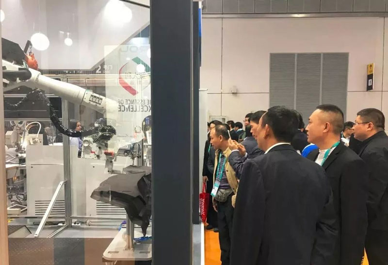 國內外諸多參觀者的涌入 國內外諸多參觀者的涌入