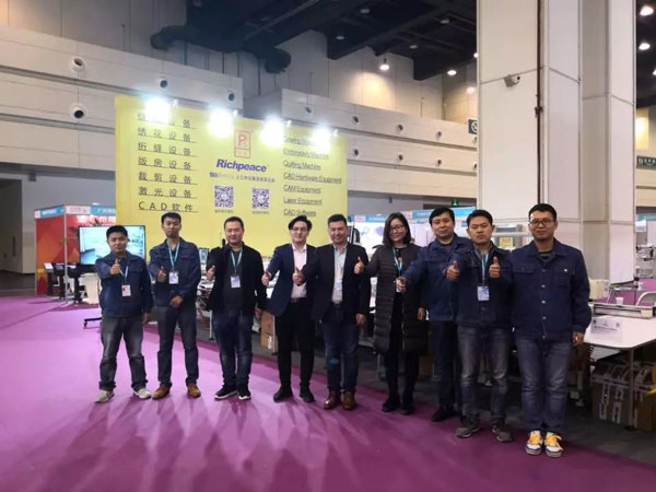 富怡團(tuán)隊(duì)在鄭州縫制設(shè)備展 富怡團(tuán)隊(duì)在鄭州縫制設(shè)備展