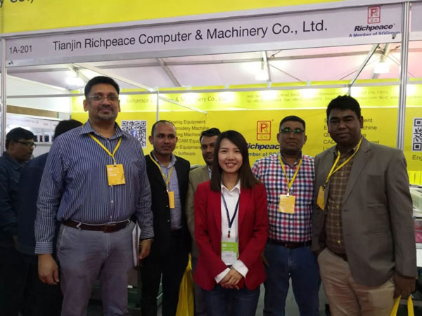 國際紡織及制衣機械現(xiàn)場合影 國際紡織及制衣機械現(xiàn)場全影