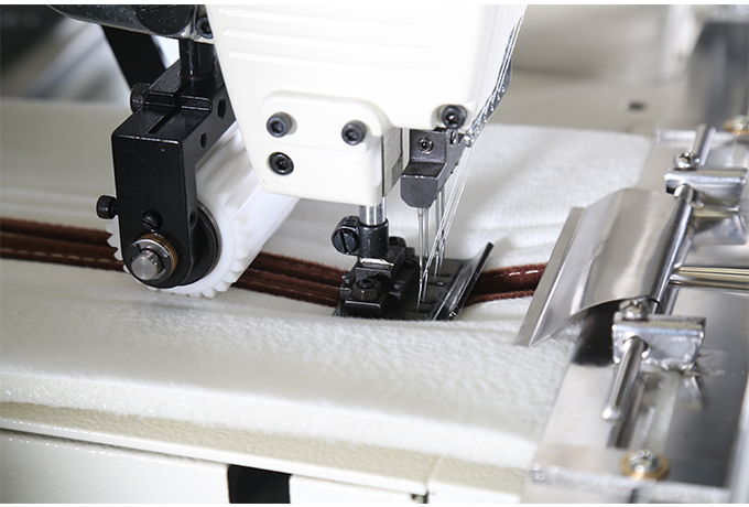 床圍拉鏈自動縫紉機多針鏈式機頭 多針鏈式機頭.jpg