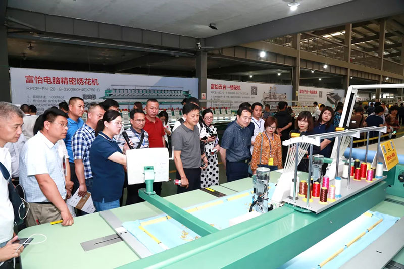 床品專委會年會人員參觀上工富怡6