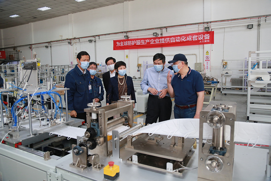 上工申貝集團(tuán)領(lǐng)導(dǎo)赴上工富怡，慰問疫情期間堅(jiān)守崗位的全體干部職工