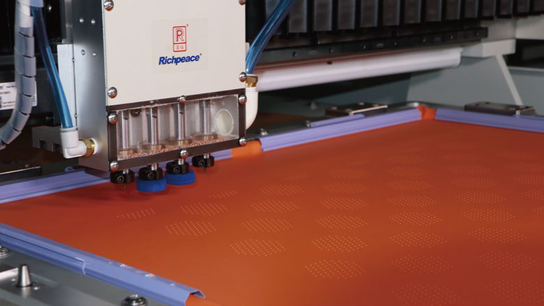 富怡全自動沖、復(fù)、縫、繡生產(chǎn)線01-18 富怡全自動沖、復(fù)、縫、繡生產(chǎn)線01-18