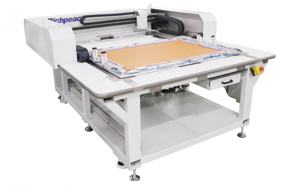 富怡全自動沖、復(fù)、縫、繡生產(chǎn)線 富怡全自動沖、復(fù)、縫、繡生產(chǎn)線