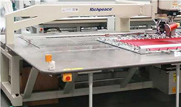 富怡全自動360°臂橋式皮革縫紉機(jī) 富怡全自動360°臂橋式皮革縫紉機(jī)