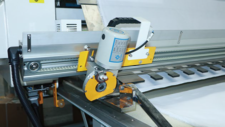 富怡全自動大料斗鋪布機